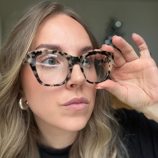 Women cat-eye bright tortoise eyeglasses