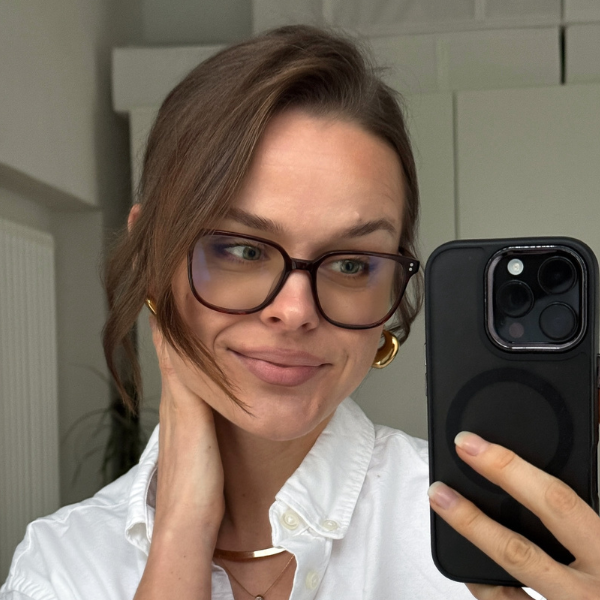 brown tortoise plastic eyeglasses